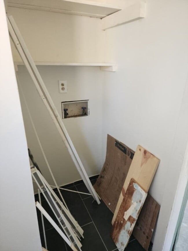 Building Photo - 1715 Doctor M.L.K. Jr Dr