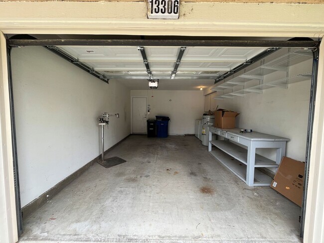Building Photo - Senior community w/pool, spa, pickle ball ...