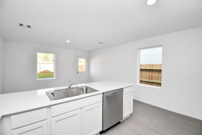 Building Photo - 21269 Carosella Dr