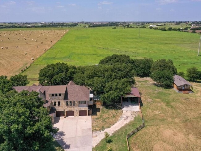 Building Photo - 161 CR 375