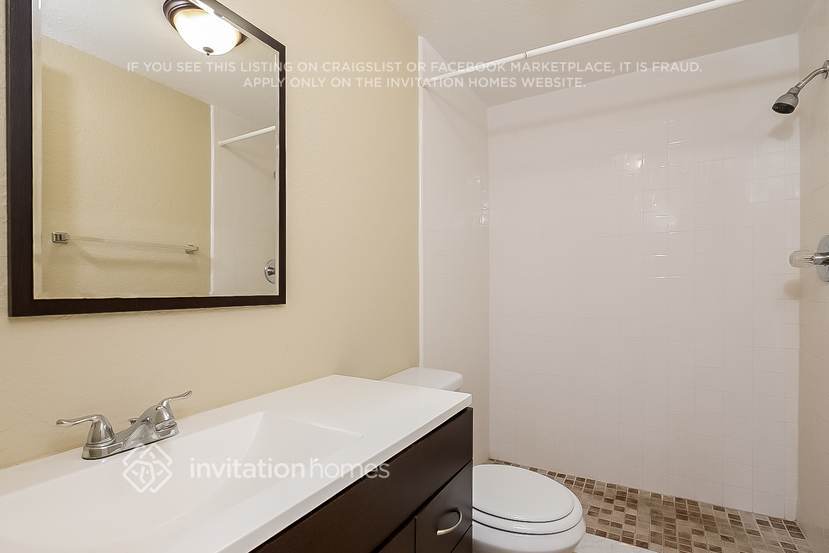 Building Photo - 4048 Sunray Dr