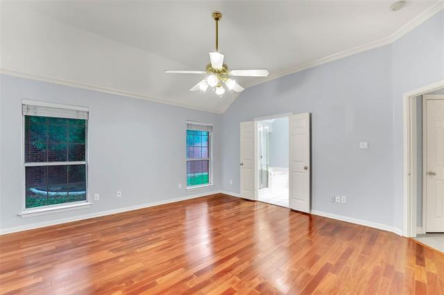 Building Photo - 1211 Greenway Dr