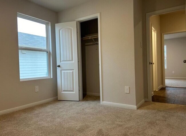 Building Photo - 1313 Camden Ln