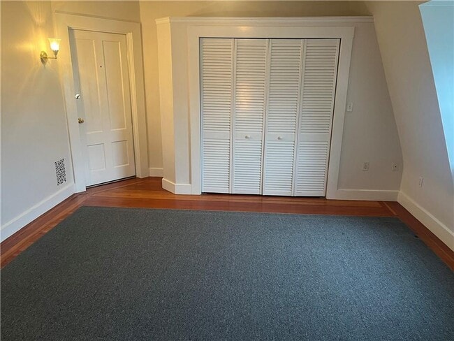 Building Photo - 14 Kay St