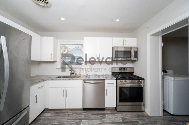 Building Photo - 9020 Weldon Dr