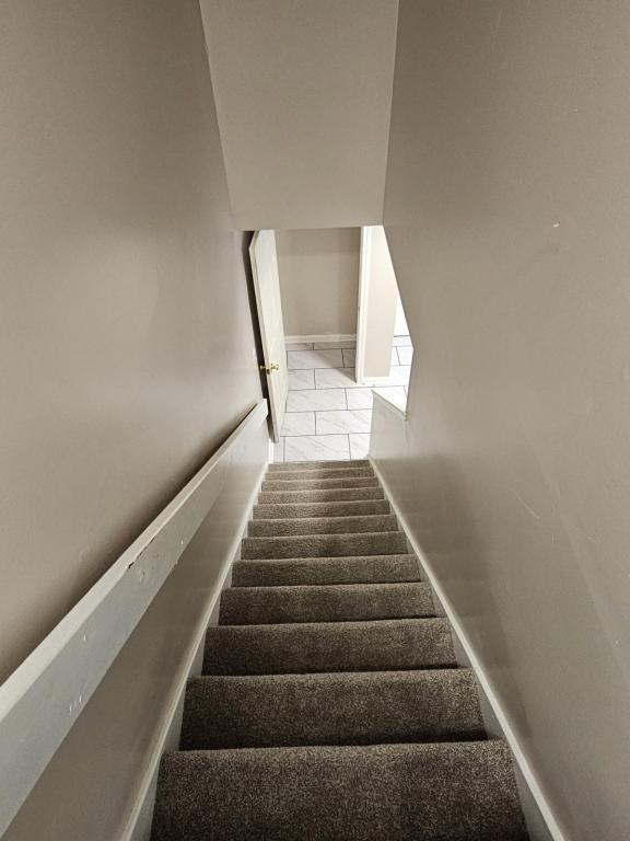 Building Photo - 8170 Honeysuckle Dr