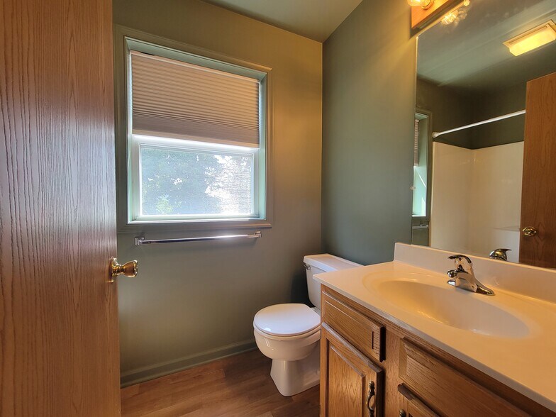 Building Photo - 15 Westpointe Dr