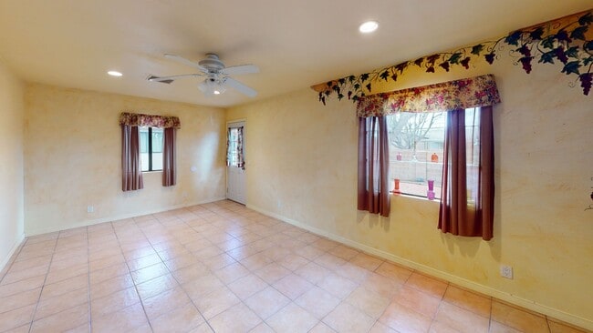 Building Photo - Newly remodeled 3 bedrooms, 2 bath home