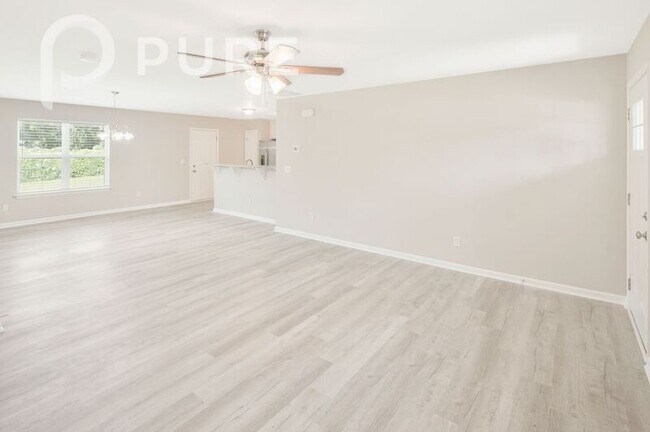 Building Photo - 4645 Esmeralda Drive