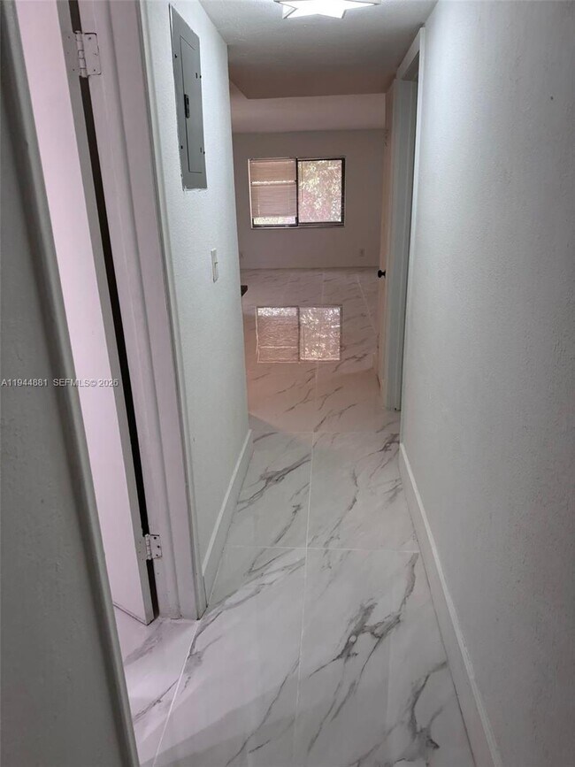 Building Photo - 5731 NE 18th Ave