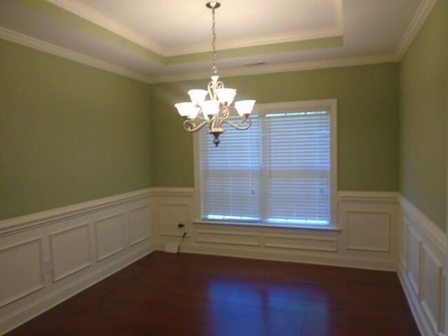 Building Photo - Stunning 5-Bedroom, 3.5-Bath Home with Bon...