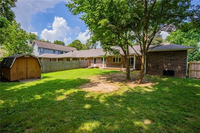 Building Photo - 301 SW C St