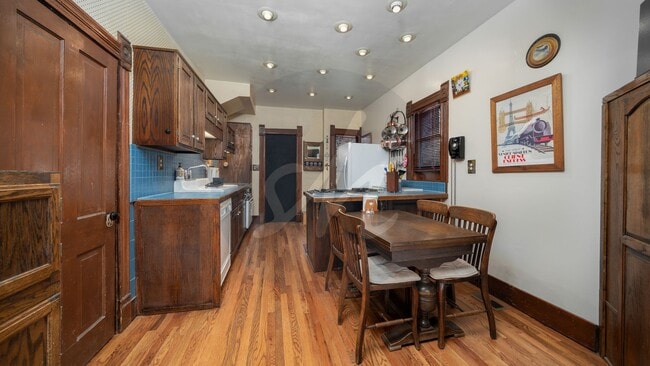 Building Photo - 1111 W Pikes Peak Ave