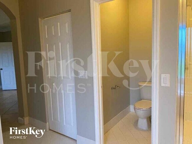 Building Photo - 14123 SW 158th Ct
