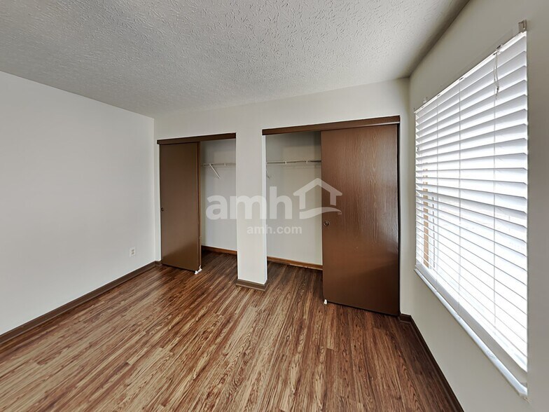 Building Photo - 6687 Jennyann Way