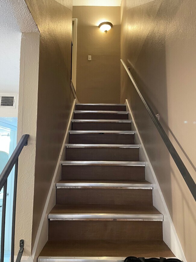 Building Photo - 1635 Newport Pl