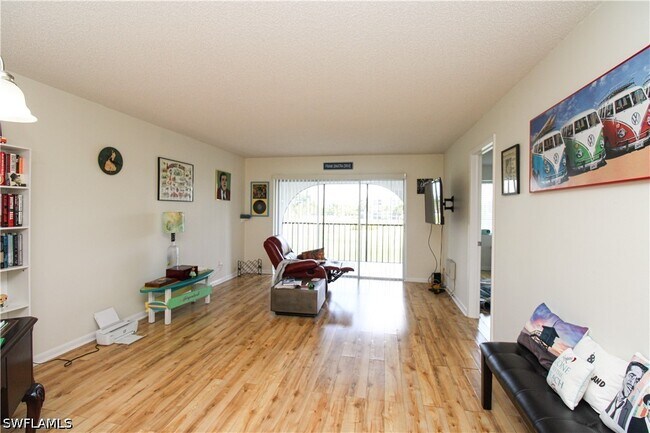 Building Photo - 41 High Point Cir S
