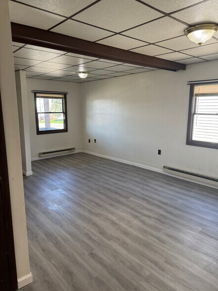 Building Photo - 225 E Orvis St