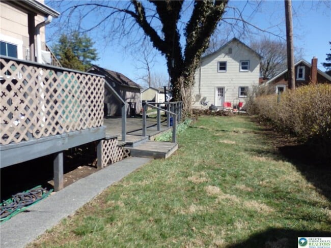 Building Photo - 33 N Hellertown Ave