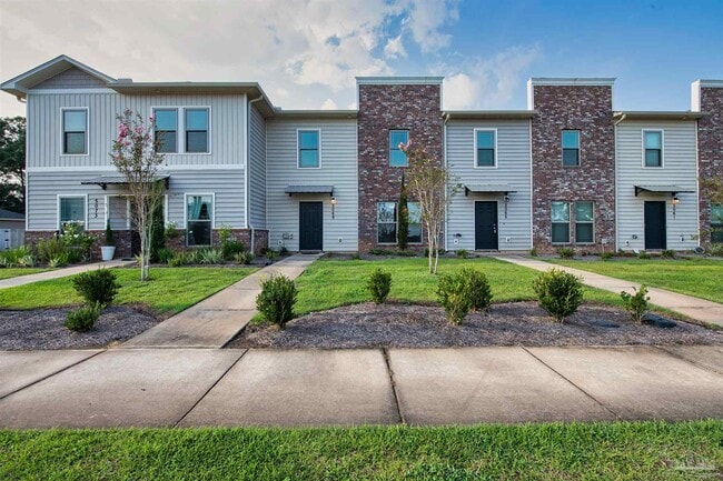 Building Photo - 5069 Peach Dr