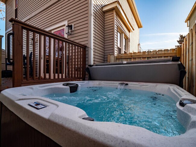 Building Photo - 6110 Ellen Ave