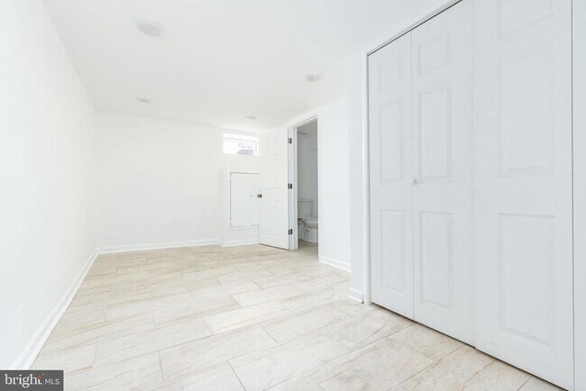 Building Photo - 2726 Edgemont St