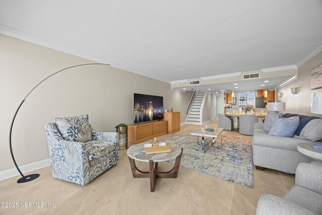 Building Photo - 2100 Ocean Dr S