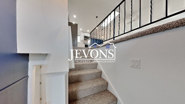 Building Photo - 6114 N 49th St