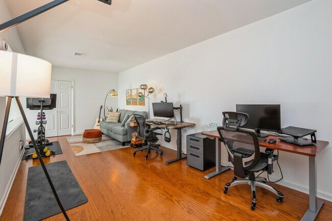 Building Photo - 4313 Smith Ave