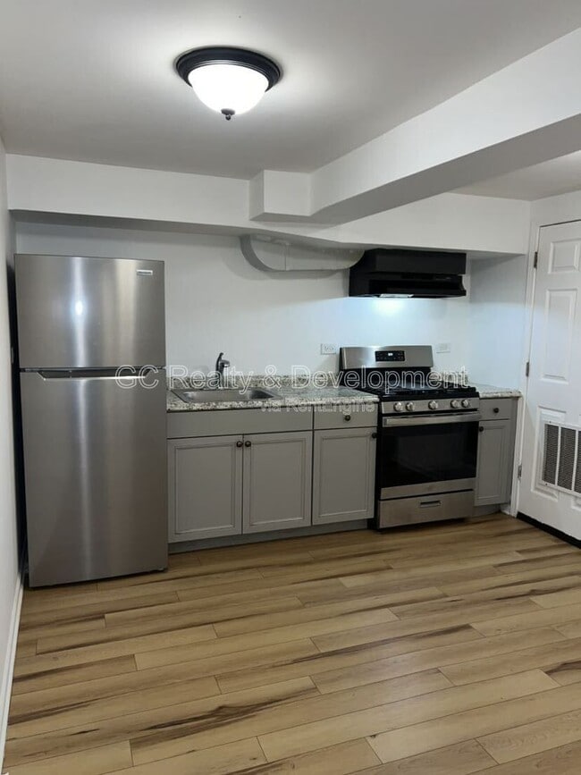 Building Photo - 915 N Monticello Ave