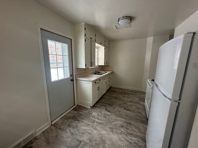 Building Photo - 2622 Linden Ave