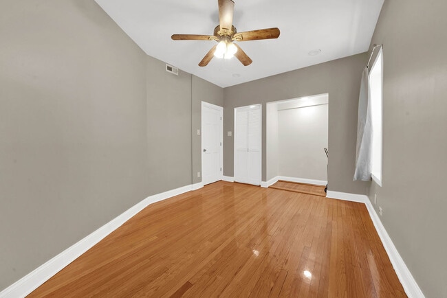 Building Photo - 1121 W Columbia Ave