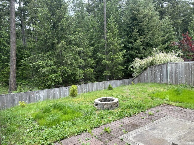 Building Photo - Stunning 3-Bedroom Home in Puyallup's Silver Pointe For Rent!