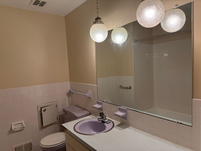 Building Photo - 1135 Welcome Cir