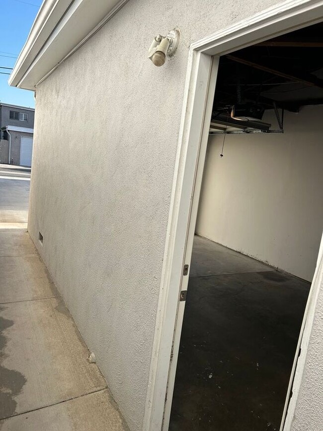 Building Photo - FANTASTIC 1BD 1BA FOR LEASE!