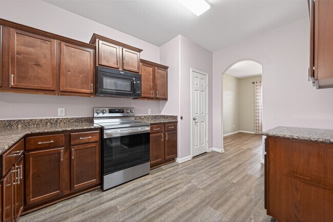 Building Photo - 30914 W Lost Creek Blvd