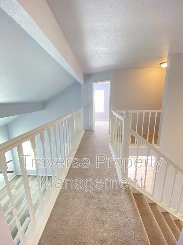 Building Photo - 4150 Briar Hill Dr