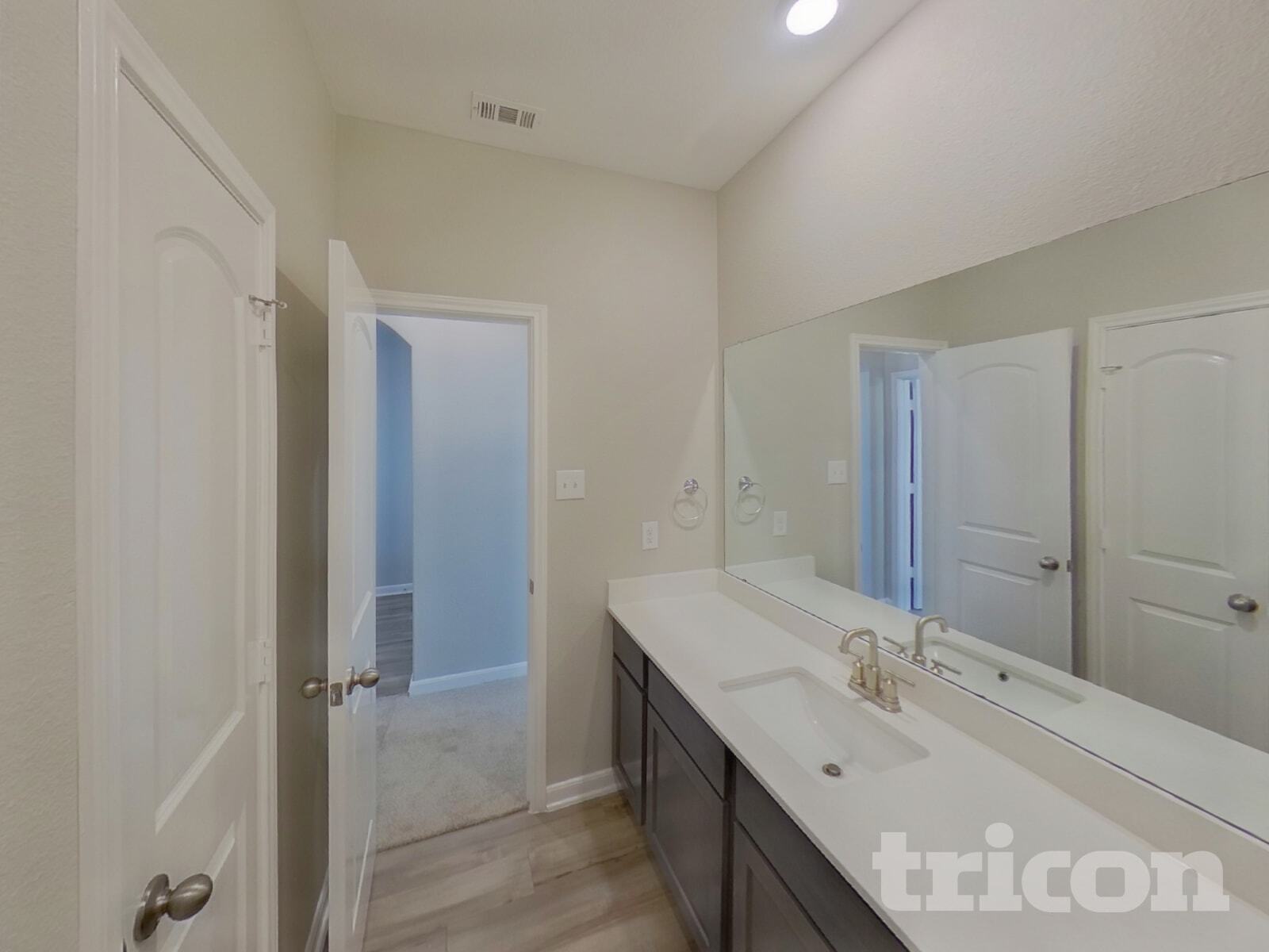 Building Photo - 9721 Sierra Grande Dr