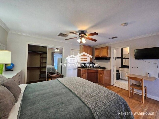 Building Photo - 5203 Chesapeake Way