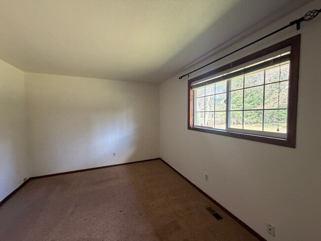 Building Photo - 6597 Tut Terrace