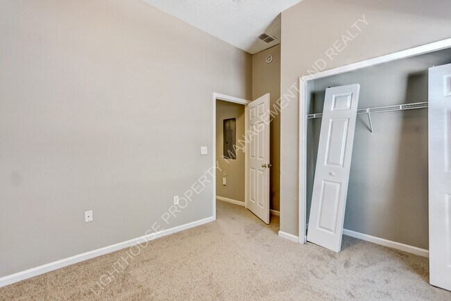 Building Photo - 6788 Manotak Oaks Dr