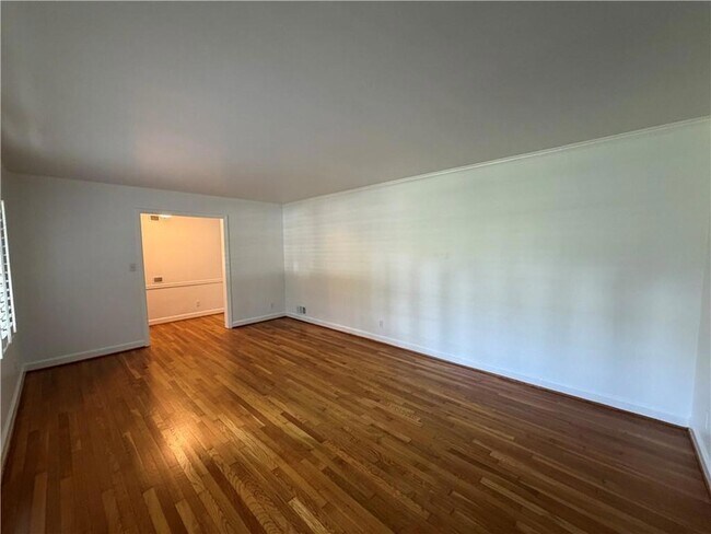 Building Photo - 6651 Castleton Dr NW