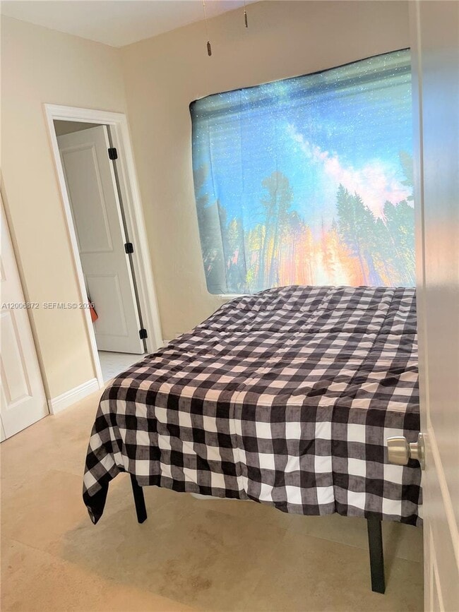 Building Photo - 5116 SW 57th Ave