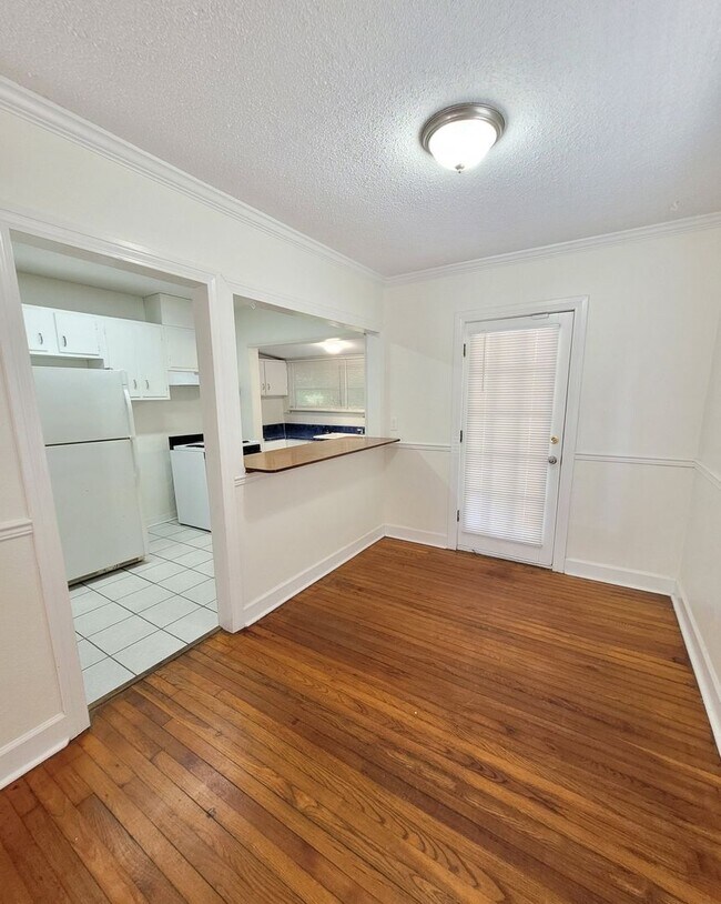 Building Photo - 1112 Polk Ave