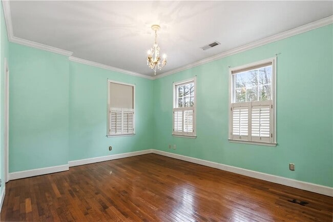 Building Photo - 430 W Wesley Rd NW