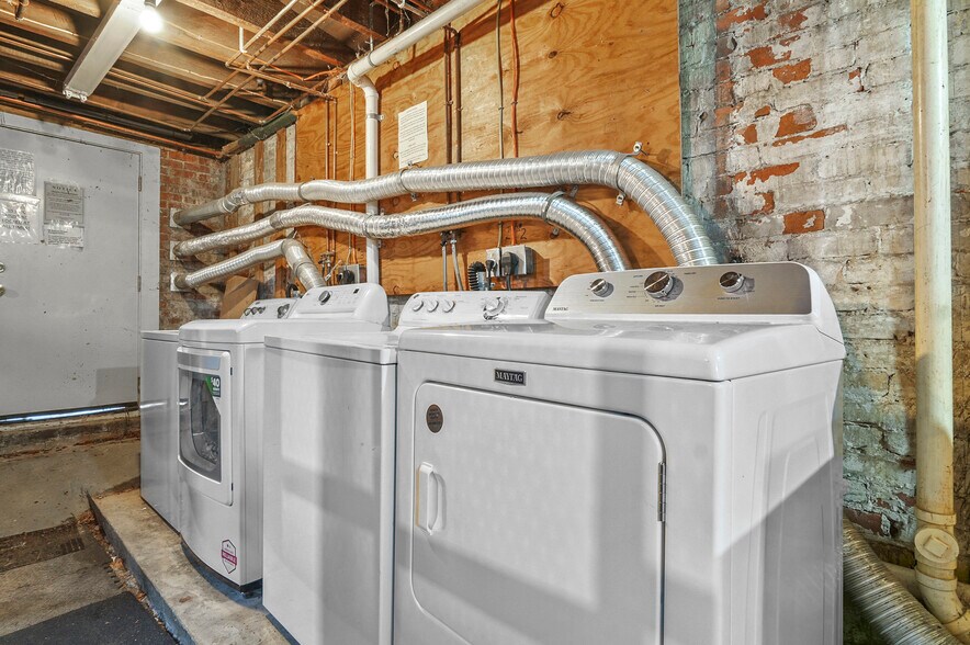 Building Photo - 60 Beacon St