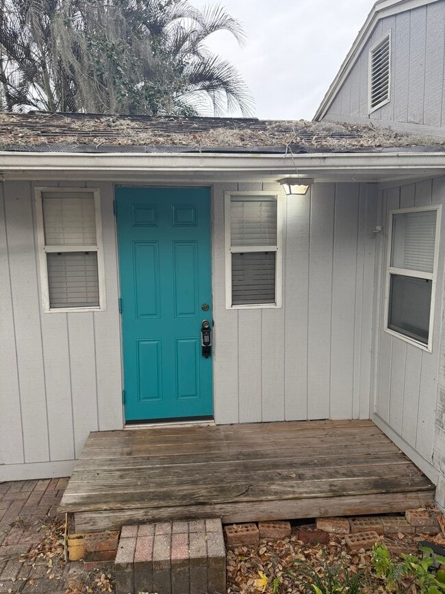 Building Photo - 1233 Virginia Dr