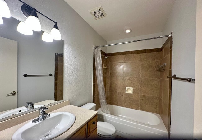 Building Photo - 8878 E Sheena Dr