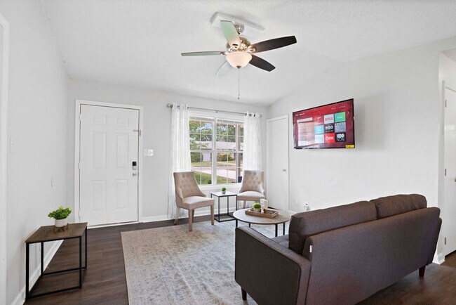 Building Photo - 3415 Oak Lawn Dr