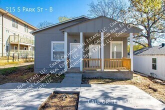 Building Photo - 215 S Park St
